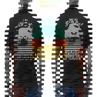 釣りバカ日誌 普通のパパよりカッコイイ！？ おとっつぁん フィッシャー 父 魚 フィッシング メンズTシャツ バックプリント - Kawaiitshirt