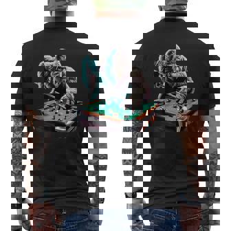 面白いビッグフットサスカッチ ビリヤード プールプレーヤー 男性 男の子 メンズTシャツ バックプリント - Kawaiitshirt