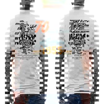 70歳の誕生日 ヴィンテージ 1955 70 Years Of Being Awesome レトロ メンズTシャツ バックプリント - Kawaiitshirt