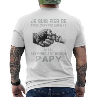 Fier De Nombreuses Choses Rien Neaut Le Fait D'être Papy T-shirt imprimé au dos - Cadeauxyz