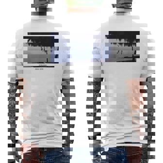 「犬神家の一族」逆さ足ショット メンズTシャツ バックプリント - Kawaiitshirt