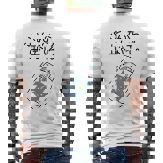 【ふとんから出ないぞ】サメ 鮫 さめ おもしろ 面白い 可愛い 眠い 寝る ウケる 文字 ギャグ ネタ ウケ狙い 笑える メンズTシャツ バックプリント - Kawaiitshirt