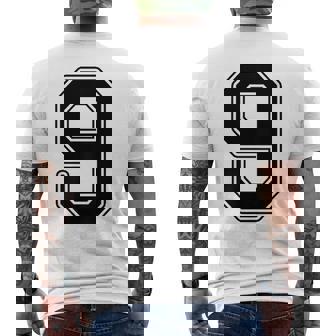 【バックプリント・背中側】9 数字 背番号 ユニフォーム ナンバー【ブラック／黒 の文字】スポーツ 練習着 部活 メンズTシャツ バックプリント - Kawaiitshirt