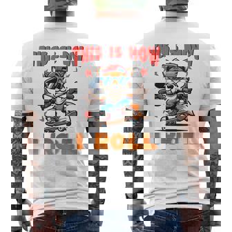 これが私がクールなフォックススケートをスケートボードで転がす方法です メンズTシャツ バックプリント - Kawaiitshirt