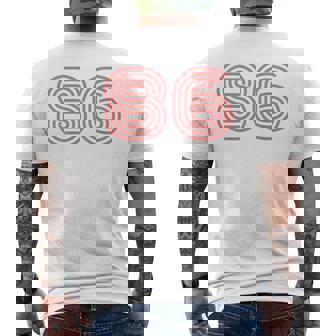 クールなレトロなレタリングジャージ、背番号86 1986 メンズTシャツ バックプリント - Kawaiitshirt