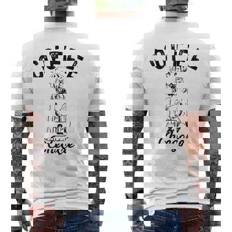 コーヒーとチェシー犬 チェサピークベイレトリーバー 子犬 メンズTシャツ バックプリント - Kawaiitshirt