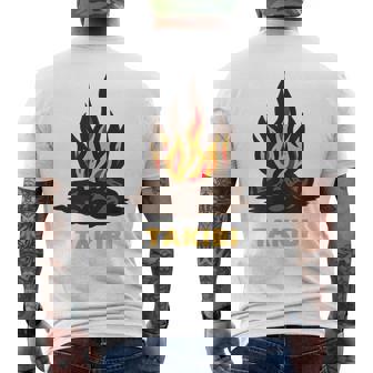 タキビ Takibi 焚き火 たきび キャンプ イラスト かわいい おもしろ キャンプグッズ メンズTシャツ バックプリント - Kawaiitshirt