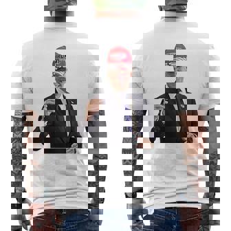 トランプの帽子をかぶったバイデンの陽気なグラフィック 長袖tシャツ メンズTシャツ バックプリント - Kawaiitshirt