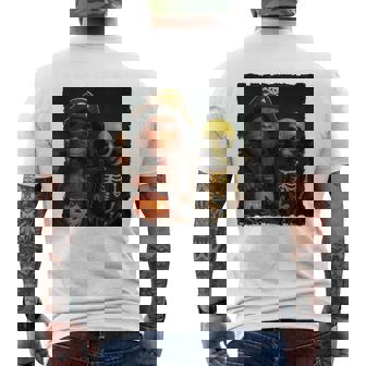 ビッグフットエイリアン 面白い ハロウィン トリック ドア カメラビュー メンズTシャツ バックプリント - Kawaiitshirt