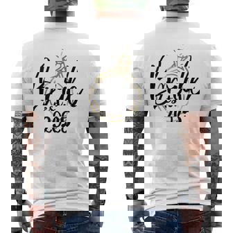 ブライダルシャワー フューチャー Mrs Wedding 2025 Bride メンズTシャツ バックプリント - Kawaiitshirt