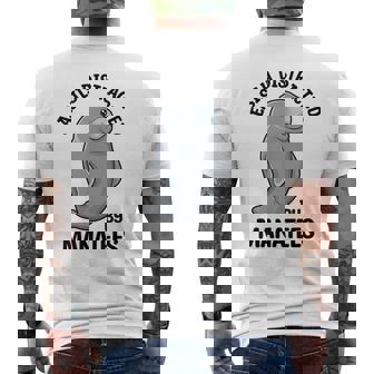 マナティーに気を取られる かわいい 海の動物 マナティー メンズTシャツ バックプリント - Kawaiitshirt