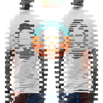 レトロ ヴィンテージ 80年代アーケード ゲーム インベーダー シンセウェイブ サンセット メンズTシャツ バックプリント - Kawaiitshirt