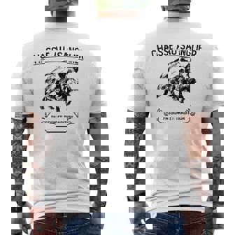 情熱と伝統の猪狩猟 メンズTシャツ バックプリント - Kawaiitshirt