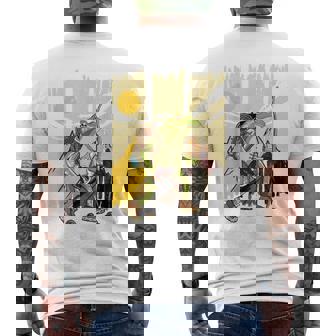 楽しいカエル ハイキングと登山愛好家 メンズTシャツ バックプリント - Kawaiitshirt