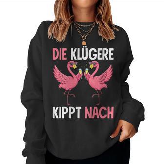 Damen Die Klügere Kippt Nach Malle Mädels Jga Flamingo Geschenk Mit-Ausschnitt Sweatshirt Frauen - Geschenkecke