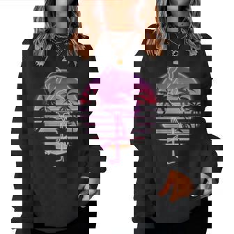 Flamingo Auf Retro-Sonnenuntergang Mit Palmen – Pink Flamingo Sweatshirt Frauen - Geschenkecke