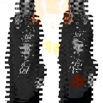 Joyeux Noël Nouvel An Champagne Noël Moche S Buveuse De Sweat-shirt pour femme - Cadeauxyz