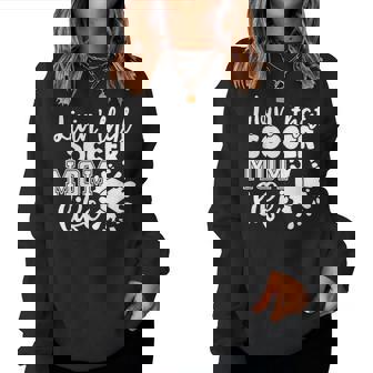 Livin' Thatoccer Mom Life ファニースポーツ 母の日 レディーススウェットシャツ - Kawaiitshirt