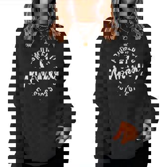 Promoted To Mommy 2025 レディーススウェットシャツ - Kawaiitshirt