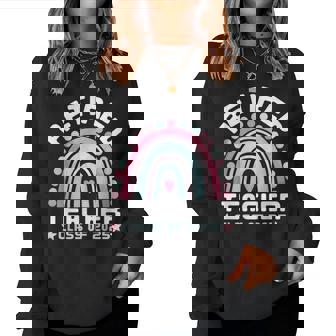 Retired Teacher Class Of 2025 Rainbow Retro Graduation レディーススウェットシャツ - Kawaiitshirt