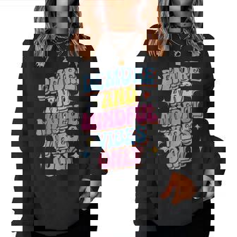 Very Demureery Mindfulibes Only Cute Retro Girls レディーススウェットシャツ - Kawaiitshirt