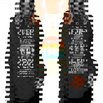 ヴィンテージ 1942 81 歳男性女性面白い誕生日アパレル レディーススウェットシャツ - Kawaiitshirt