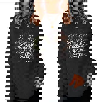 花火スタッフ 爆発の後ろに留まる花火 レディーススウェットシャツ - Kawaiitshirt