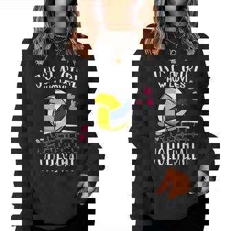面白いバレーボール愛好家バレーボールを愛するただの女の子 レディーススウェットシャツ - Kawaiitshirt