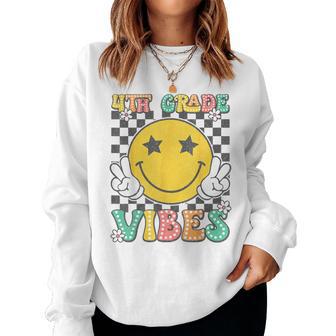 4Th Grade Vibes Retro Groovy Back To School Fourth Grade Women Sweatshirt - Thegiftio UK