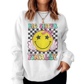 Big Sister Finally Retro Big Sister Girls Toddlers Women Sweatshirt - Thegiftio UK