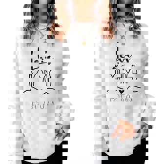 母の日 リーバイス Mama Est 2024 かわいい シンプル ミニマル レディーススウェットシャツ - Kawaiitshirt