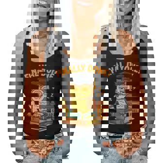 Finally Done Owl Grad 2025 デコレーション レディースタンクトップ - Kawaiitshirt