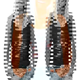 蓮の花 日本の月 反射 自然 恋人 デザイン レディースタンクトップ - Kawaiitshirt