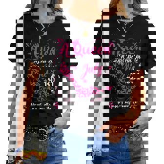 43歳の誕生日 ハイヒール A Queen Was Born In 7月 1981 レディースTシャツ - Kawaiitshirt