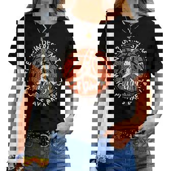 Basketball Never Underestimate A Girl Who Plays Basketball レディースTシャツ - Kawaiitshirt