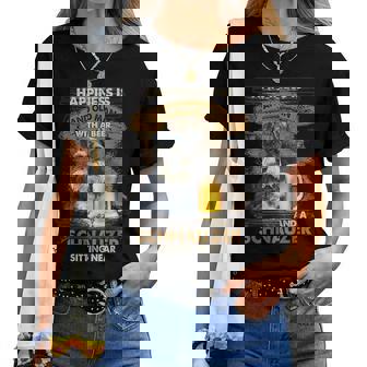 Happiness Is An Old Man With A Beerchnauzeritting Near Near レディースTシャツ - Kawaiitshirt