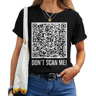 No Me Escanees Qrcan Me Joke Middle Finger Meme Cuello Camiseta de mujer - Regaloses