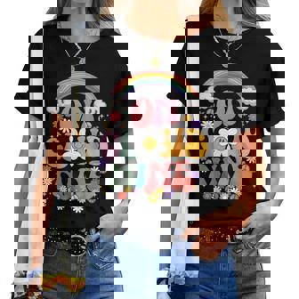 On Cloud Nine Birthday シャツ 9歳の誕生日 女の子 面白い レトロ レディースTシャツ - Kawaiitshirt