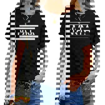 「Nana」ヘボン式「なな」「ナナ」下の名前 ローマ字 名入れ 名乗り ラテン文字 綴り レディースTシャツ - Kawaiitshirt