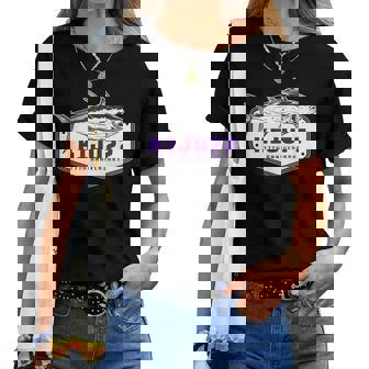 喜寿祝い 釣り好き お魚好き 男性 女性人気 父の日 77歳 誕生日 おしゃれ レディースTシャツ - Kawaiitshirt