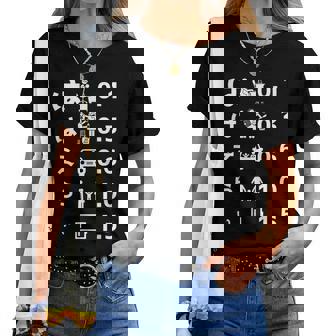 母 面白いtシャツ 視力検査 文字入り ネタ 夫婦 おもしろ 面白い 服 オリジナル 母の日 文字tシャツ お母さん レディースTシャツ - Kawaiitshirt