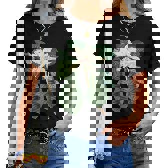 白モクレン花 ボタニカルアート レディースTシャツ - Kawaiitshirt