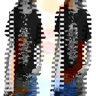 赤いバラ 花 ボタニスト 庭の花 赤いバラ レディースTシャツ - Kawaiitshirt