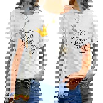 Idées Cadeaux De Fête D'anniversaire 22 Ans Pour Elle The Queen Is 22 Ans T-shirt femme - Cadeauxyz
