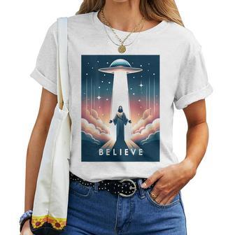 Jesus Ufo Outift Believe Jesus Maglietta da donna - Novitaregali