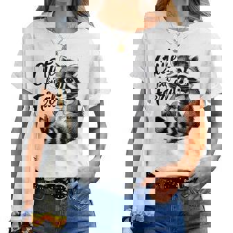 野生の女の子の夏の面白いミームかわいいけど野生のアライグマ休暇 レディースTシャツ - Kawaiitshirt