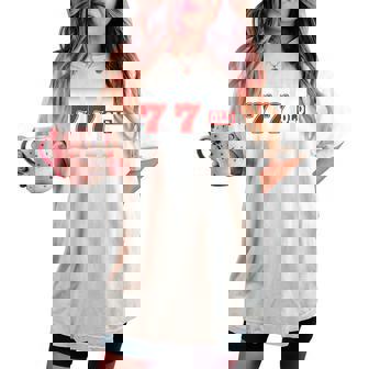 77 歳 喜寿 77歳 77才 お祝い 男性 女性 喜寿祝い 父 母 きじゅ 誕生日 スロット パチスロ レディースオーバーサイズコンフォートTシャツ - Kawaiitshirt