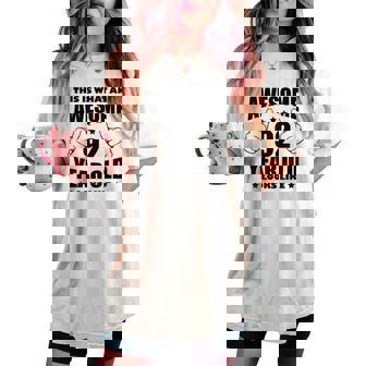 92歳の誕生日 女性 男性 素晴らしい92歳のおばあちゃん レディースオーバーサイズコンフォートTシャツ - Kawaiitshirt