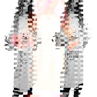 Bichon Frisé Dog Mom ビションフリーゼママかわいい子犬犬の所有者ビションフリーゼ犬 レディースオーバーサイズコンフォートTシャツ - Kawaiitshirt