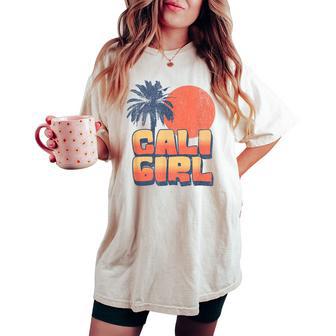 Cali Girl Retro Sunset Palm Tree California Beach Vacation Women's Oversized Comfort T-shirt - Thegiftio UK